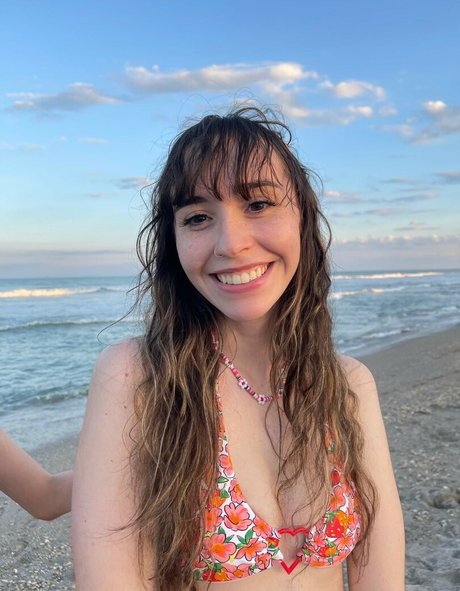 Catlyn Crespo photo 184