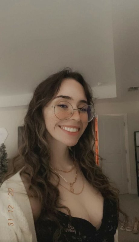 Catlyn Crespo photo 185