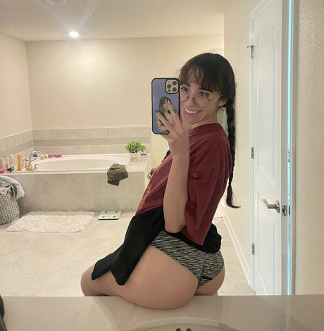 Catlyn Crespo photo 195