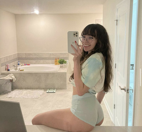 Catlyn Crespo photo 261