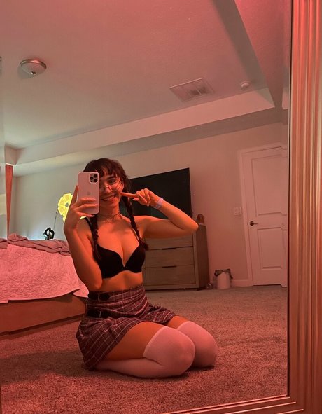 Catlyn Crespo photo 263