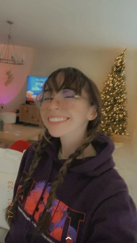 Catlyn Crespo photo 265