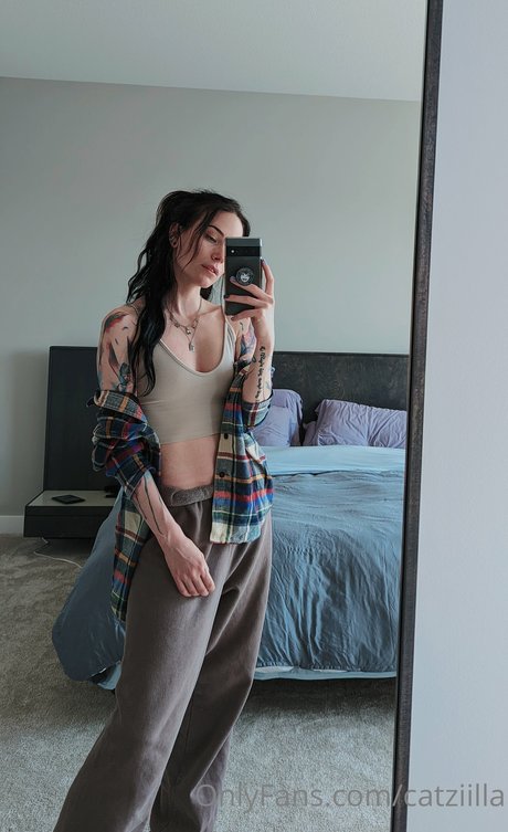 Catziilla photo 356
