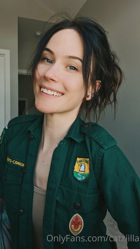 Catziilla photo 373