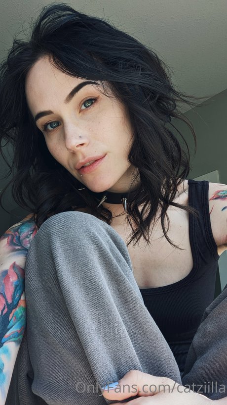 Catziilla photo 405