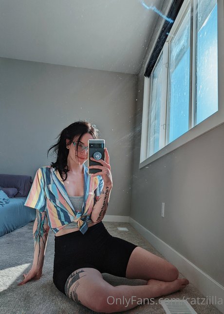 Catziilla photo 628