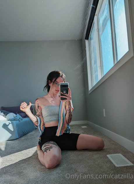 Catziilla photo 635