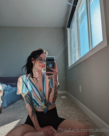 Catziilla photo 643