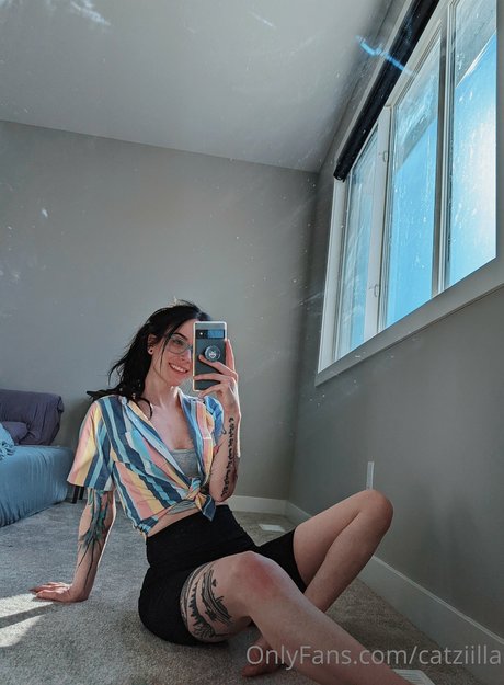 Catziilla photo 657