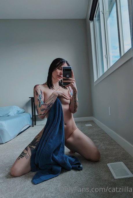 Catziilla photo 699