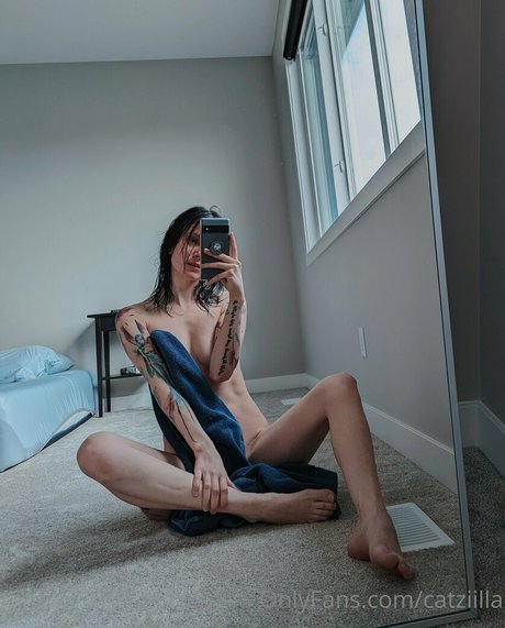 Catziilla photo 859