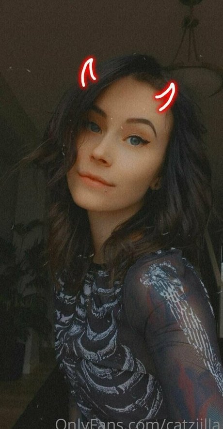 Catziilla photo 875