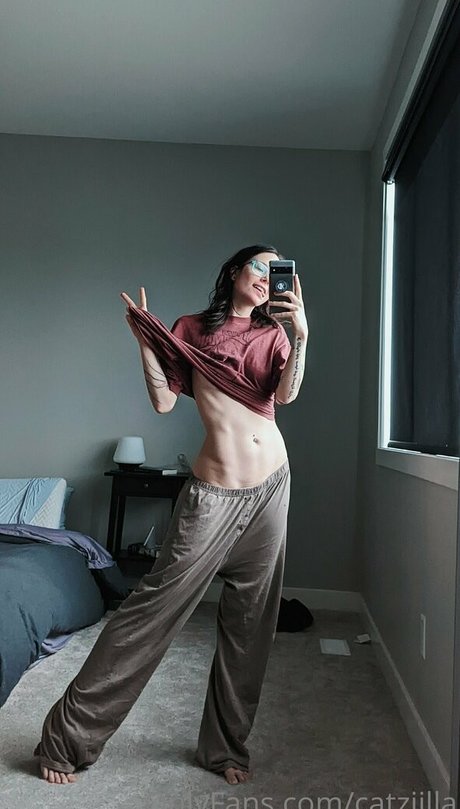 Catziilla photo 877