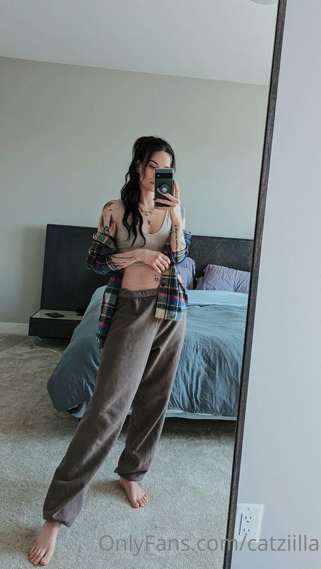Catziilla photo 907