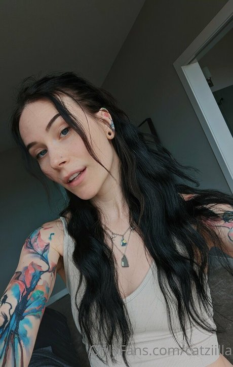 Catziilla photo 910