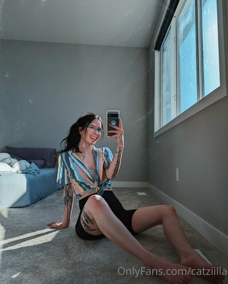 Catziilla photo 985