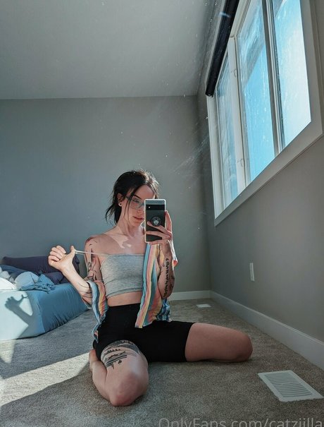 Catziilla photo 988