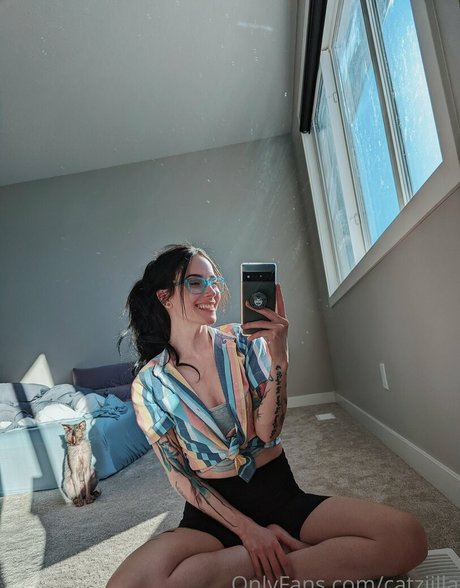 Catziilla photo 996