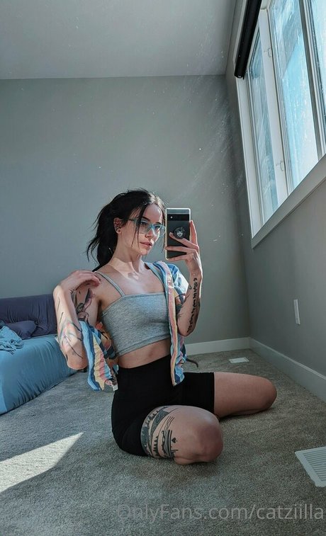 Catziilla photo 1001