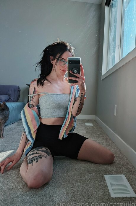 Catziilla photo 1002