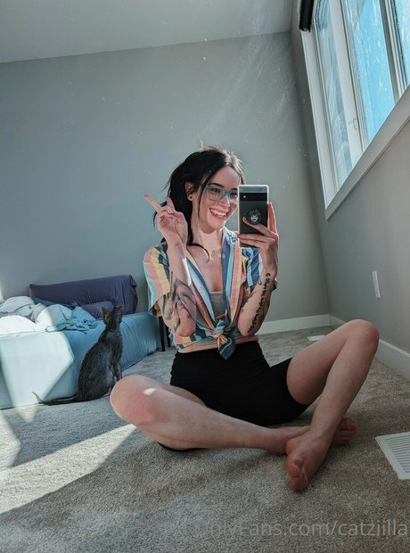 Catziilla photo 1007