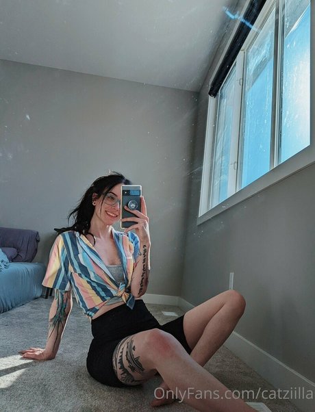 Catziilla photo 1009