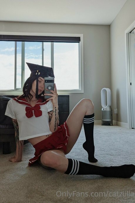 Catziilla photo 1011