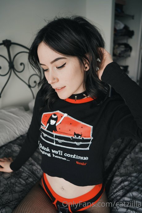 Catziilla photo 1038