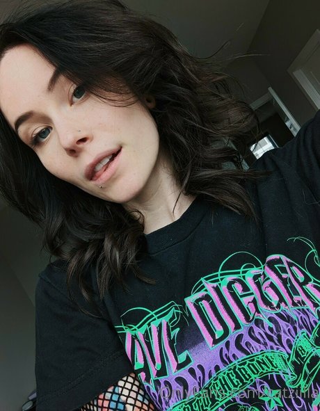 Catziilla photo 1051