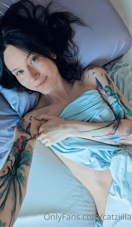 Catziilla photo 1052