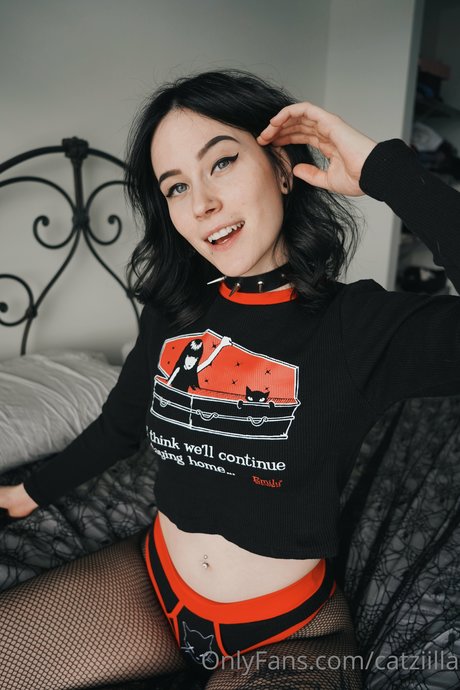 Catziilla photo 1066