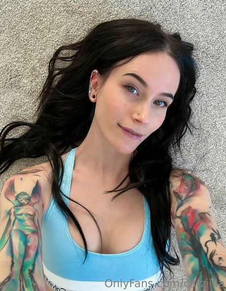 Catziilla photo 1217