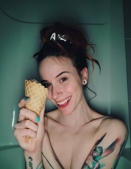 Catziilla photo 1396