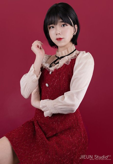 CD Jieun photo 8