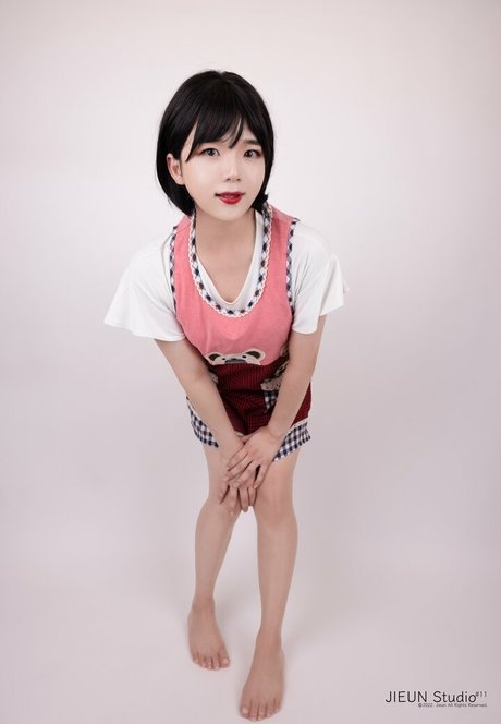 CD Jieun photo 12