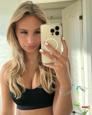 Cecilie Hoyer photo 9