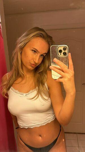 Cecilie Hoyer photo 55