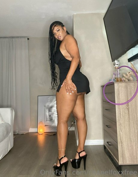 Chanelfoxxfree photo 11