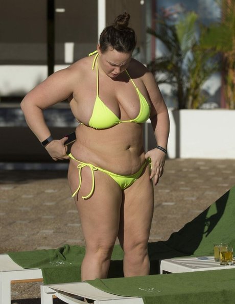 Chanelle Hayes photo 20
