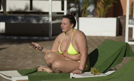 Chanelle Hayes photo 36