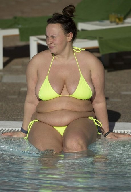 Chanelle Hayes photo 43