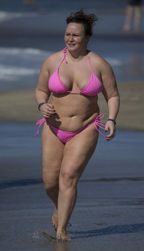 Chanelle Hayes photo 52