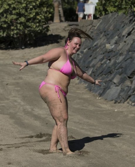 Chanelle Hayes photo 60