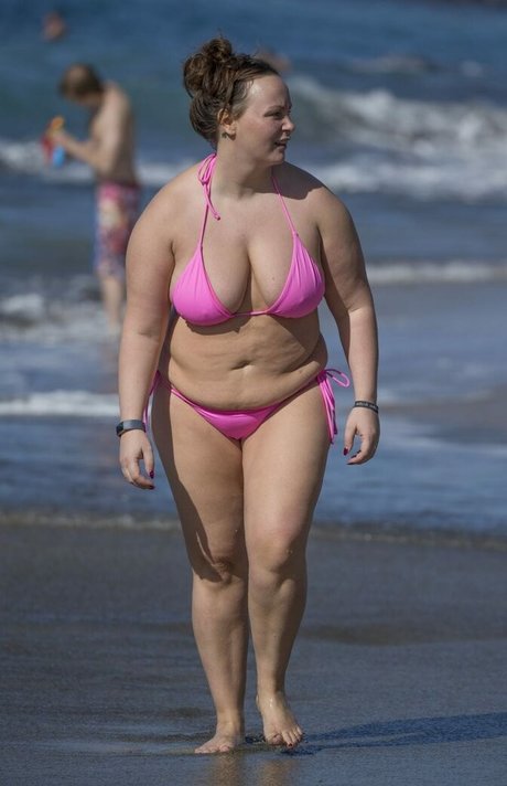 Chanelle Hayes photo 68