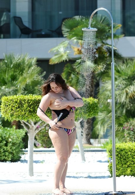 Chanelle Hayes photo 76
