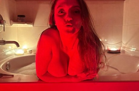 Charis Sellick photo 10