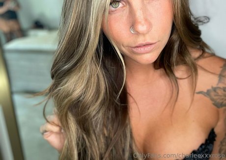 Charleexxxrose photo 116