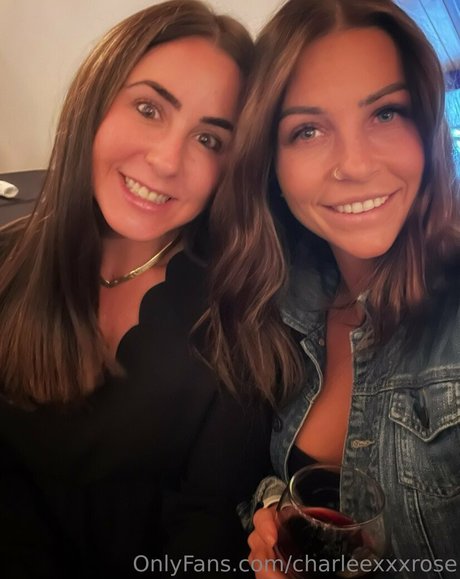 Charleexxxrose photo 148