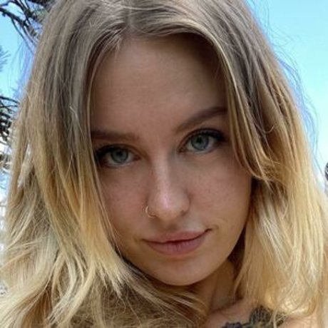 Charleighlemons photo 24