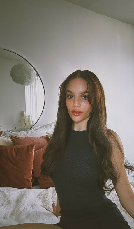 Charletta ASMR photo 19